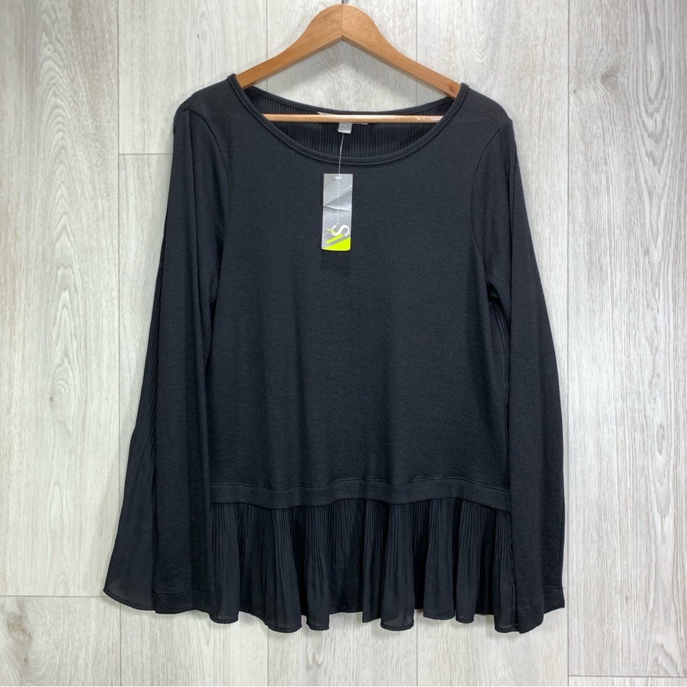 NWT Valerie Stevens women's size L basic black long sleeve soft knit ruffle top